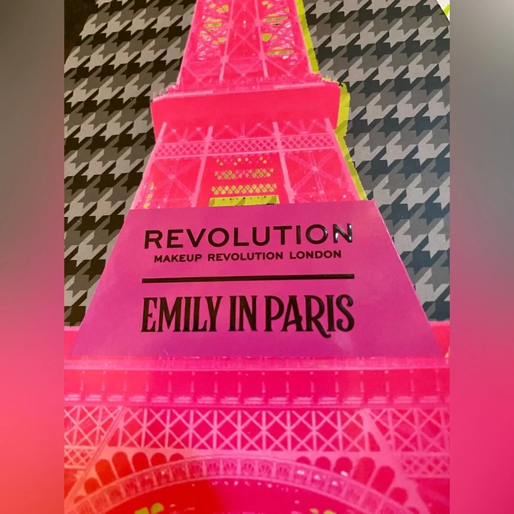 🔥Revolution X Emily In Paris CITY of LOVE Palette🔥 NWT